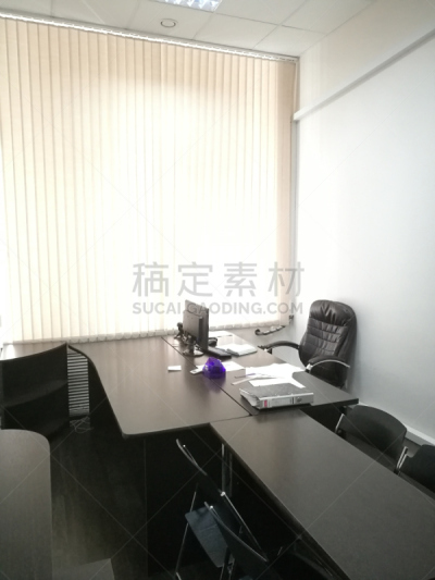 办公室,首领,垂直画幅,商业金融和工业,无人,计算机设备,书桌,办公椅,就业和劳动,固定百叶窗