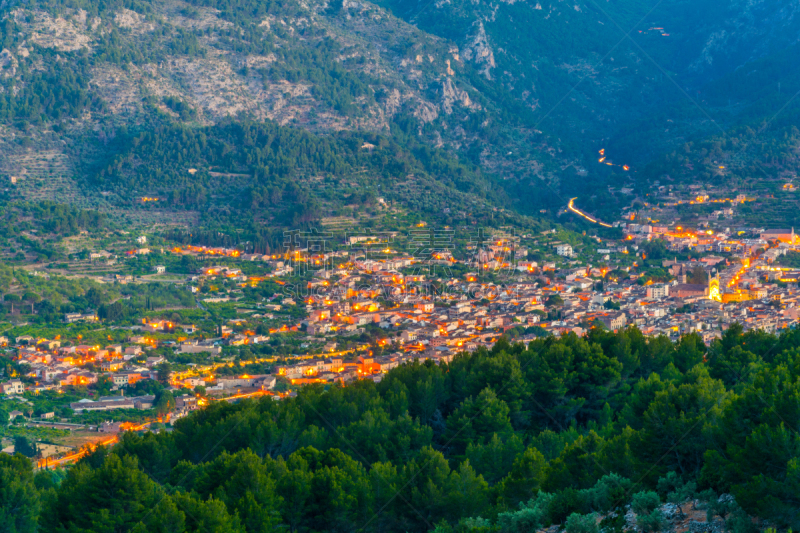 城镇,马略卡,航拍视角,西班牙,齿状山脊,sierra de tramuntana,云景,云,地中海,户外