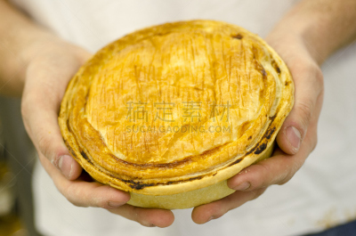 肉馅饼,手,推铅球,高大的,角度,康沃尔,水平画幅,烘焙糕点,膳食,奶酥