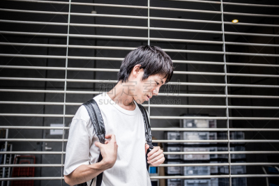 沮丧,青年男人,妇女政权论者,僵硬的肩膀,兼职工作人员,背包,神经系统,笼子,留白,面无表情