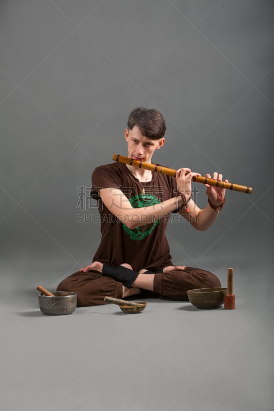 长笛,进行中,男人,草地保龄球,设备用品,竹笛,新时代音乐,芦苇笛,不丹,心理健康