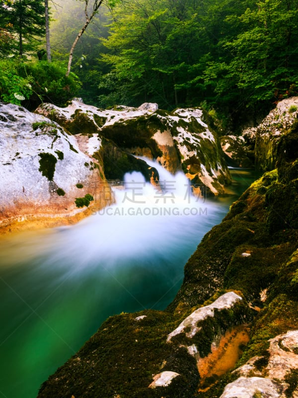 峡谷,垂直画幅,水,沟壑,julian alps,瀑布,波悉尼,湿,夏天,户外