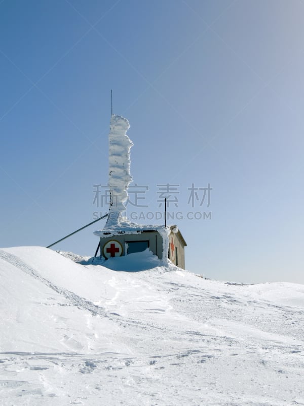 山,救护服务职位,垂直画幅,天空,雪,滑雪坡,被抛弃的,白色,高处,运动