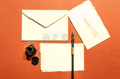 油墨缸,墨水笔,信函,橙色背景,钢笔尖,个人随身用品,绘画插图,留白,水平画幅,高视角