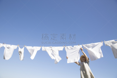 洗衣服,衣服,家庭妇女,紫外线,草帽,晒黑,天空,风,水平画幅,夏天