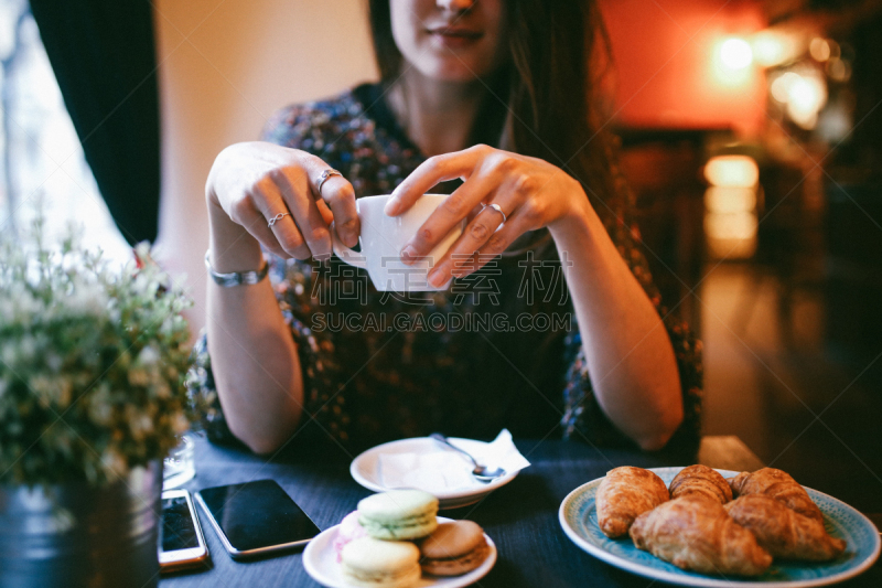 咖啡,餐馆,女人,糖果店,负冲效果,贝尔格雷德,牛角面包,蛋白杏仁饼,浓咖啡,卡布奇诺咖啡