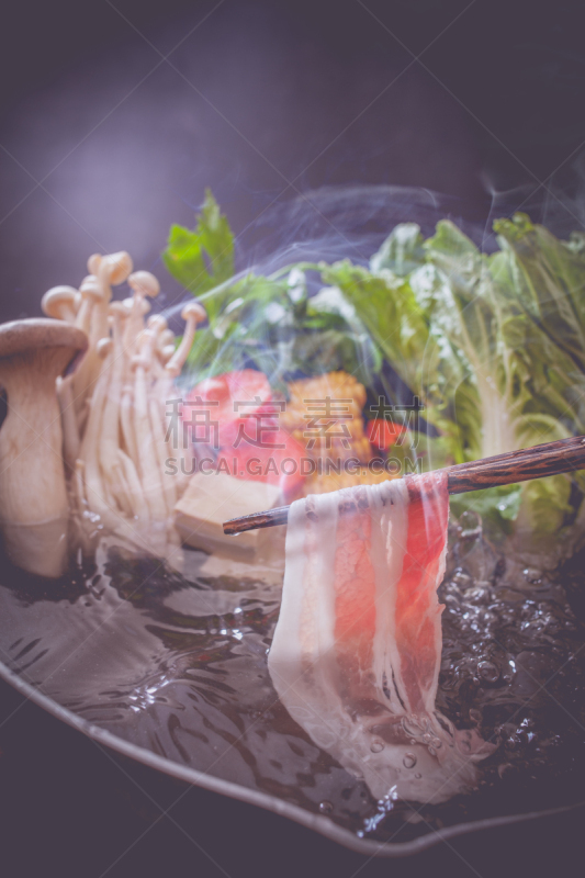 寿喜烧,垂直画幅,生食,沸腾的,涮涮锅,肉,热,牛肉,蔬菜,猪肉