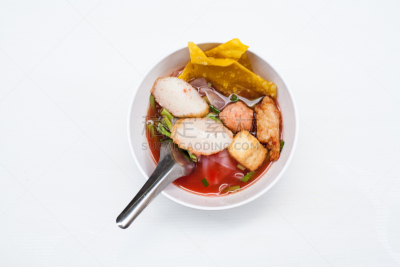 泰国人,面条,白色背景,餐具,日本拉面,水平画幅,膳食,油煎虾面,肉,亚洲