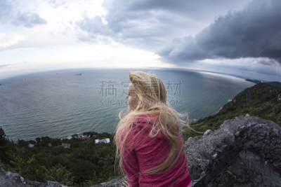 看风景,金色头发,巨大的,女孩,海洋,乌云,天空,暴风雨,气候,夏天