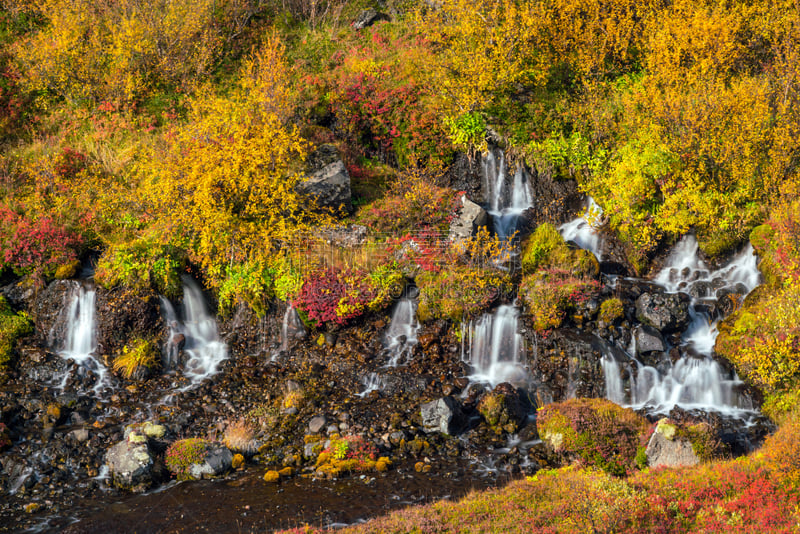 瀑布,hraunfossar,冰岛国,秋天,水,水平画幅,超现实主义的,户外,冰岛中西部,斯堪的纳维亚半岛