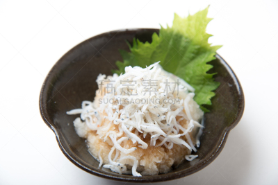 日本萝卜,餐具,搓碎干酪,水平画幅,小的,无人,日本,膳食,海产,银鱼