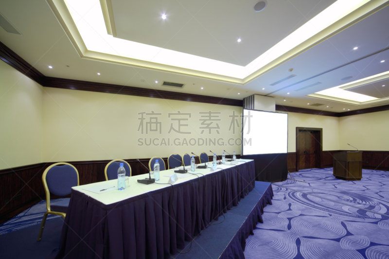 麦克风,桌子,会议中心,投影屏幕,水平画幅,无人,椅子,观众,家具,室内