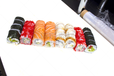 寿司,商业厨房,滚筒除臭剂,淡水鳗鱼,费城,紫菜,水平画幅,膳食,海产,特写