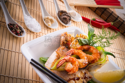 鱼类,蔬菜,虾,鲽,罗非鱼,方便食品,扇贝,餐具,留白,胡瓜
