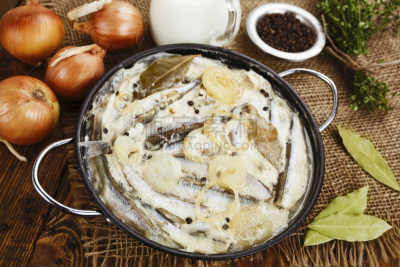 焖菜,牛奶,毛鳞鱼,餐具,煮食,水平画幅,海产,饮料,开胃酱,商业厨房