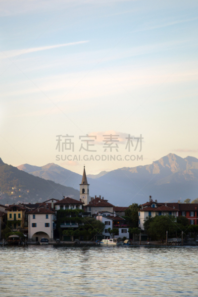 马祖尔湖,斯特雷萨镇,自然,垂直画幅,湖岸,建筑,无人,全景,欧洲,早晨