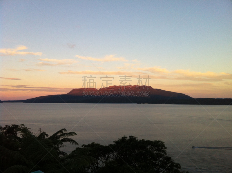 lake tarawera,黄昏,塔拉威拉山,丰盛湾,罗托鲁阿,毛利人,宁静,水平画幅,无人,户外