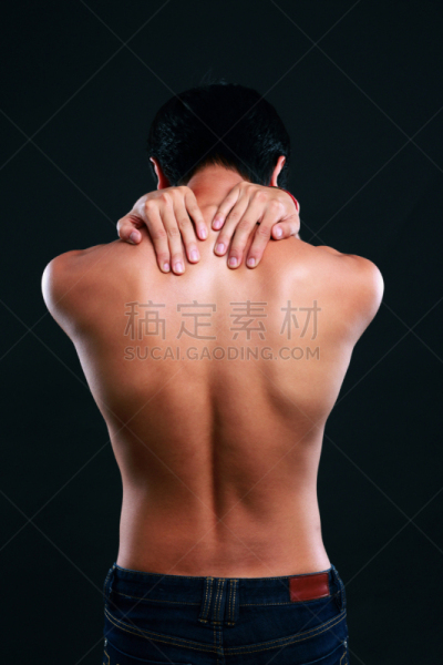 男人,背面视角,注视镜头,垂直画幅,躯干,状态良好,努力,人,牛仔裤,弹性