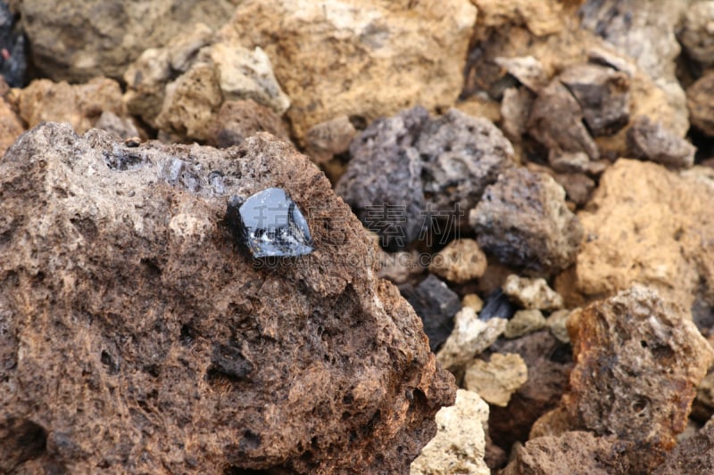 瓦特纳冰原,火山岩,阿斯奇亚火山口,黑曜石,火山喷口,冰岛国,自然,草地,非都市风光,水平画幅