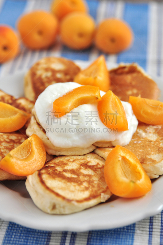 薄烤饼,早餐,杏,酸奶,凝乳,垂直画幅,素食,无人,果汁,夏天