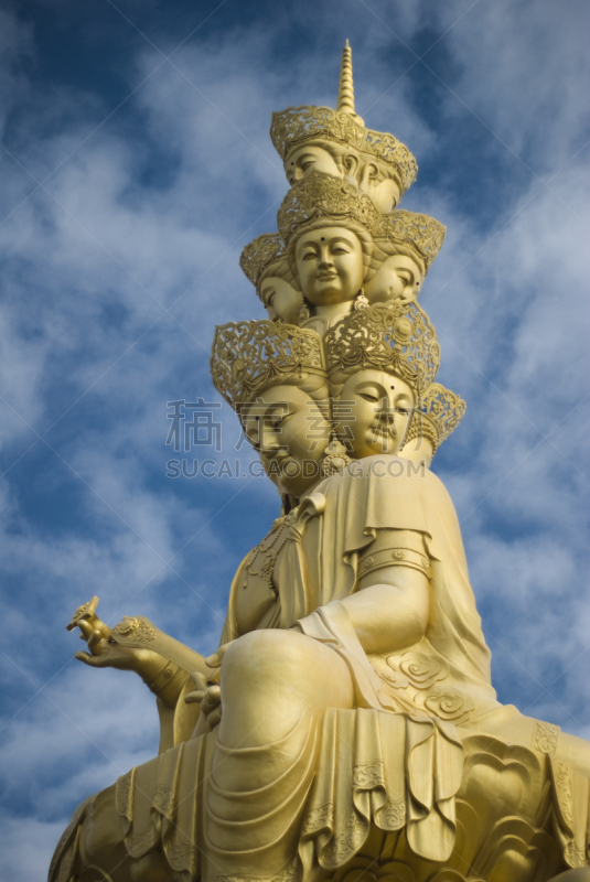 佛教,纪念碑,峨眉山,中等数量物体,金叶,四川省,天空,中国,美,留白