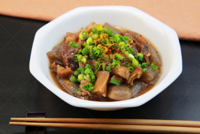 牛肉,肌腱,水平画幅,焖菜,跟腱,2015年,炖牛肉,日本食品,蒟蒻,摄影