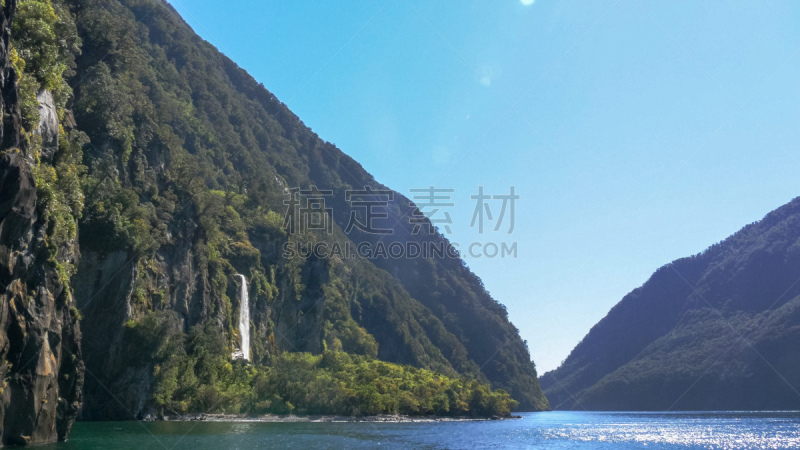 米佛峡湾,新娘面纱瀑布（优胜美地）,峡湾国家陆地,瀑布,岩石,水湾,户外,天空,峡湾,新西兰南岛