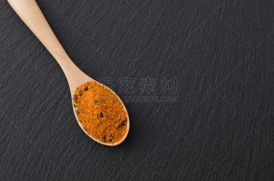 木匙,香料,盘子,胡椒,黑色背景,数字7,水平画幅,秦椒,无人