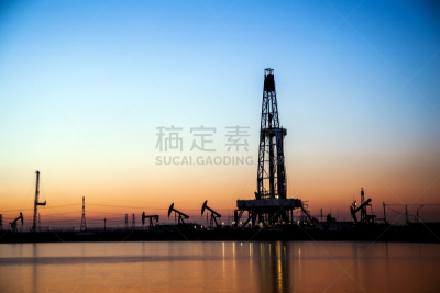 起重机,天空,水平画幅,能源,夜晚,无人,曙暮光,钻井,户外,金属