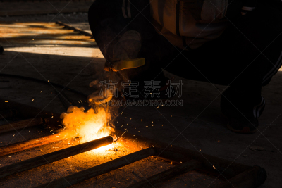 建筑工地,焊工,建筑承包商,水平画幅,户外,石材,金属,男性,仅男人,仅成年人