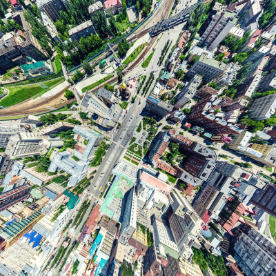 路,航拍视角,十字路口标志,都市风景,天空,草地,高视角,云,地形,无人