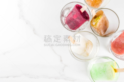 鸡尾酒,夏天,冻结的,含酒精饮料,饮料,香槟,薄荷朱利酒,莫吉托,柠檬,柠檬水