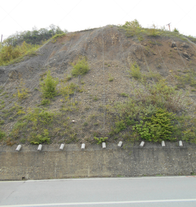 挡土墙,铁丝网,路边,垂直画幅,山,沙子,岩石,墙,无人,路