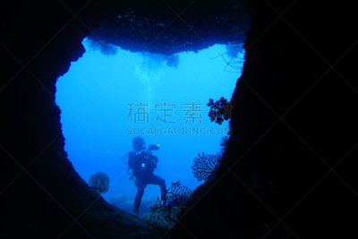 海底,洞穴,在下面,自然,宫古岛,洞,水平画幅,水肺潜水,蓝色,日本