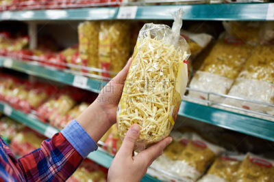 意大利面,商店,家庭妇女,仓库,水平画幅,食品杂货,顾客,超级市场,架子,白人