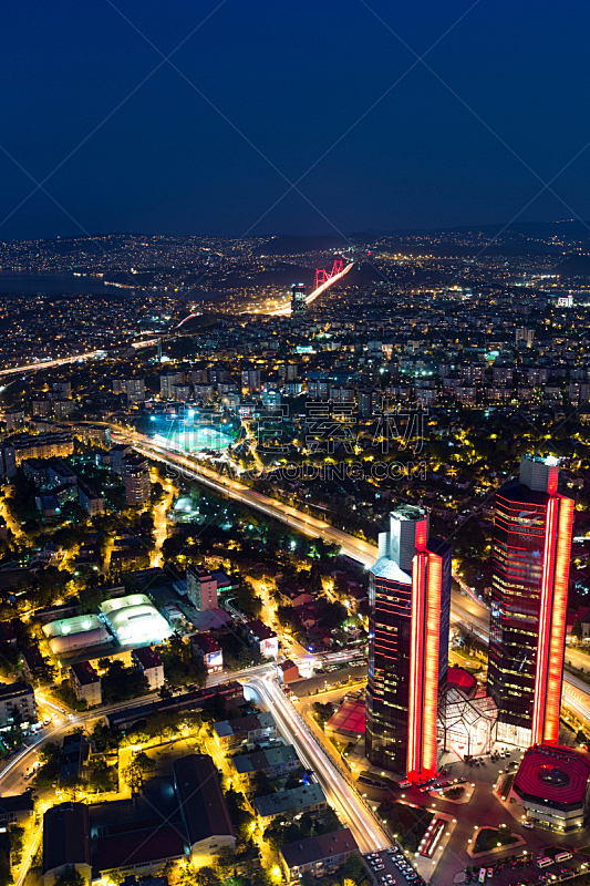 航拍视角,伊斯坦布尔,法提苏丹麦赫麦特桥,德国高速公路,垂直画幅,无人,交通,公路,城市生活,建筑外部