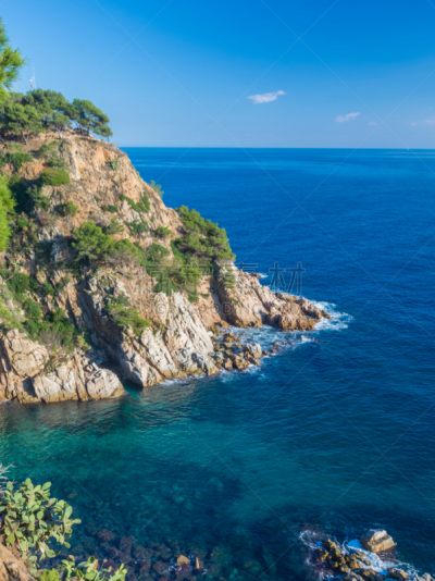 加泰隆尼亚,西班牙,海岸线,陡峭海岸,极端地形,垂直画幅,美,度假胜地,气候,山