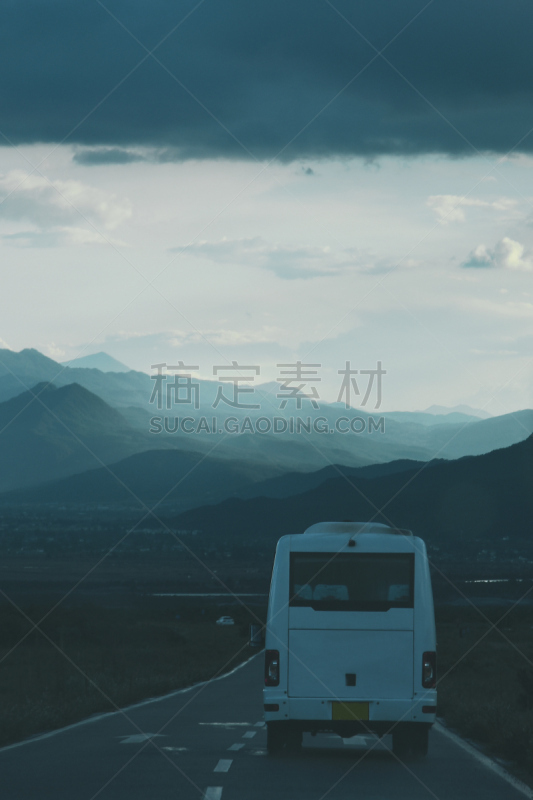 巴士,丽江,在活动中,垂直画幅,山,噪声,户外,交通方式,观光巴士,阶调图片