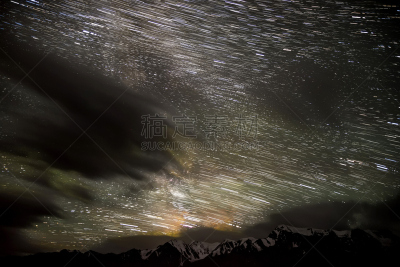 天空,云,星星,山,运动跑道,美,水平画幅,夜晚,雪,无人