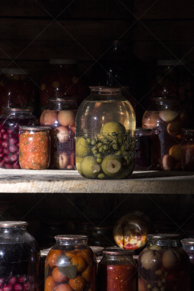 黑色,阳光光束,中等数量物体,垂直画幅,素食,卡宁码头,蔬菜汁,锅,清新