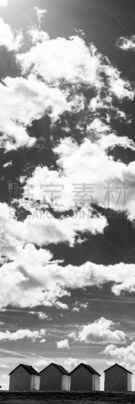 全景,单色调,海滩小屋,散步道,垂直画幅,天空,沃辛,无人,早晨,英格兰