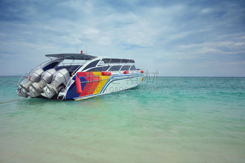 Speed ​​boat anchored in the sea.