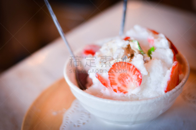 冰淇淋,女人,工间休息,白昼,水,奶制品,水平画幅,奶油,蛋糕,膳食