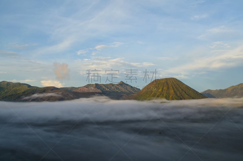 婆罗摩火山,黎明,bromo-tengger-semeru national park,东爪哇,天空,爪哇,旅游目的地,水平画幅,山,无人