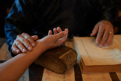 脉诊,越南人,印度草医学,水平画幅,东亚,医疗诊断工具,书,人体,手,健康保健