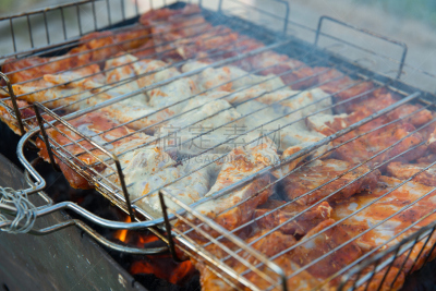 胸腔,肉眼牛排,鸡翅,碳烤,柚木树,水平画幅,无人,地狱火,膳食,特写