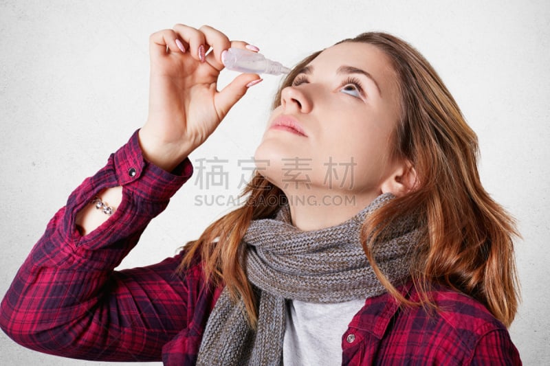 围巾,健康保健,水滴,女人,白色背景,人的眼睛,喷,摄影,生病
