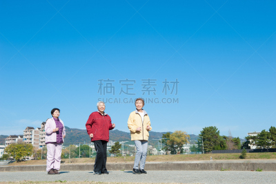 老年女人,友谊,天空,水平画幅,伴侣,人群,户外,草,日本人,兵库县