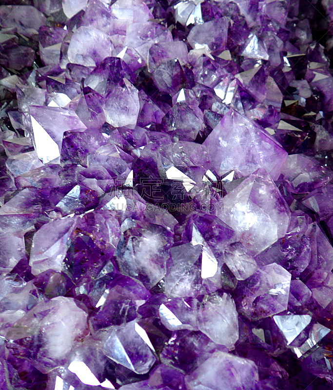 紫水晶 垂直画幅 美 宝石 紫色背景 珠宝 活力 彩色背景 彩色图片 半贵重宝石图片素材下载 稿定素材 紫水晶 垂直画幅 美 宝石 紫色背景 珠宝 活力 彩色背景 彩色图片 半贵重宝石图片素材下载 稿定素材
