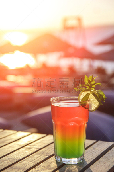 鸡尾酒,彩虹,垂直画幅,水,留白,温度,水平画幅,沙子,沙滩派对,无人